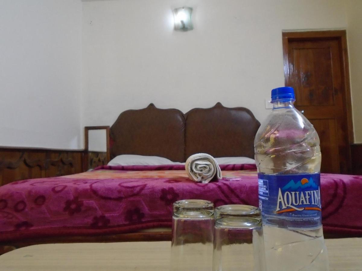 Hotel Magnolia Mallroad Manali Buitenkant foto