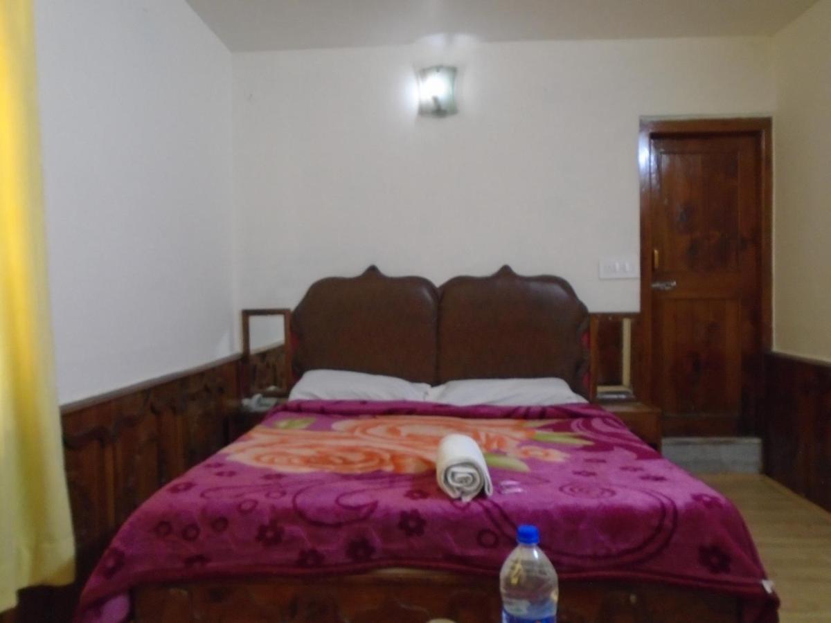 Hotel Magnolia Mallroad Manali Buitenkant foto