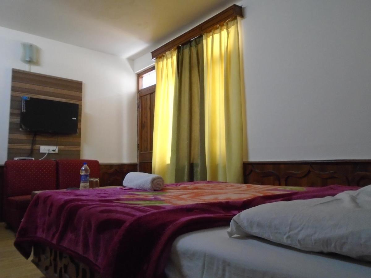Hotel Magnolia Mallroad Manali Buitenkant foto