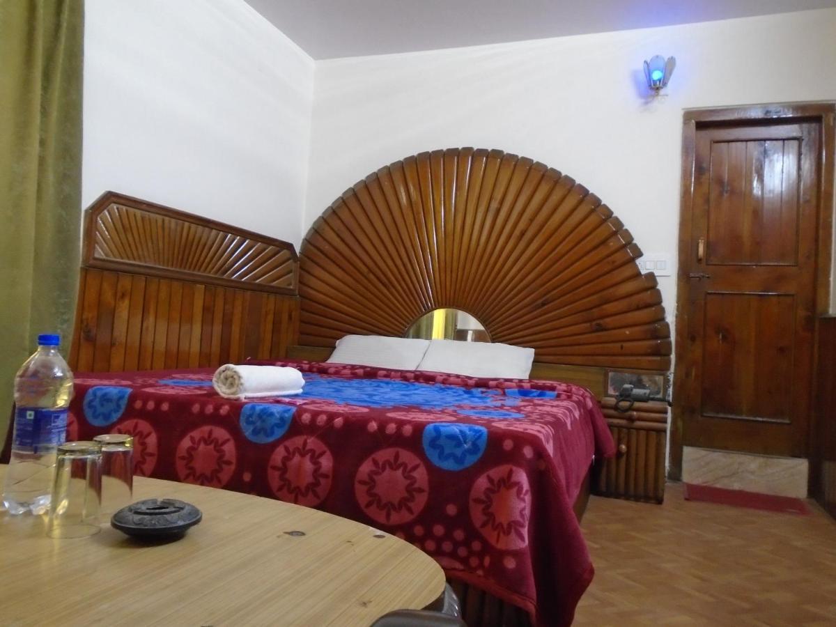Hotel Magnolia Mallroad Manali Buitenkant foto