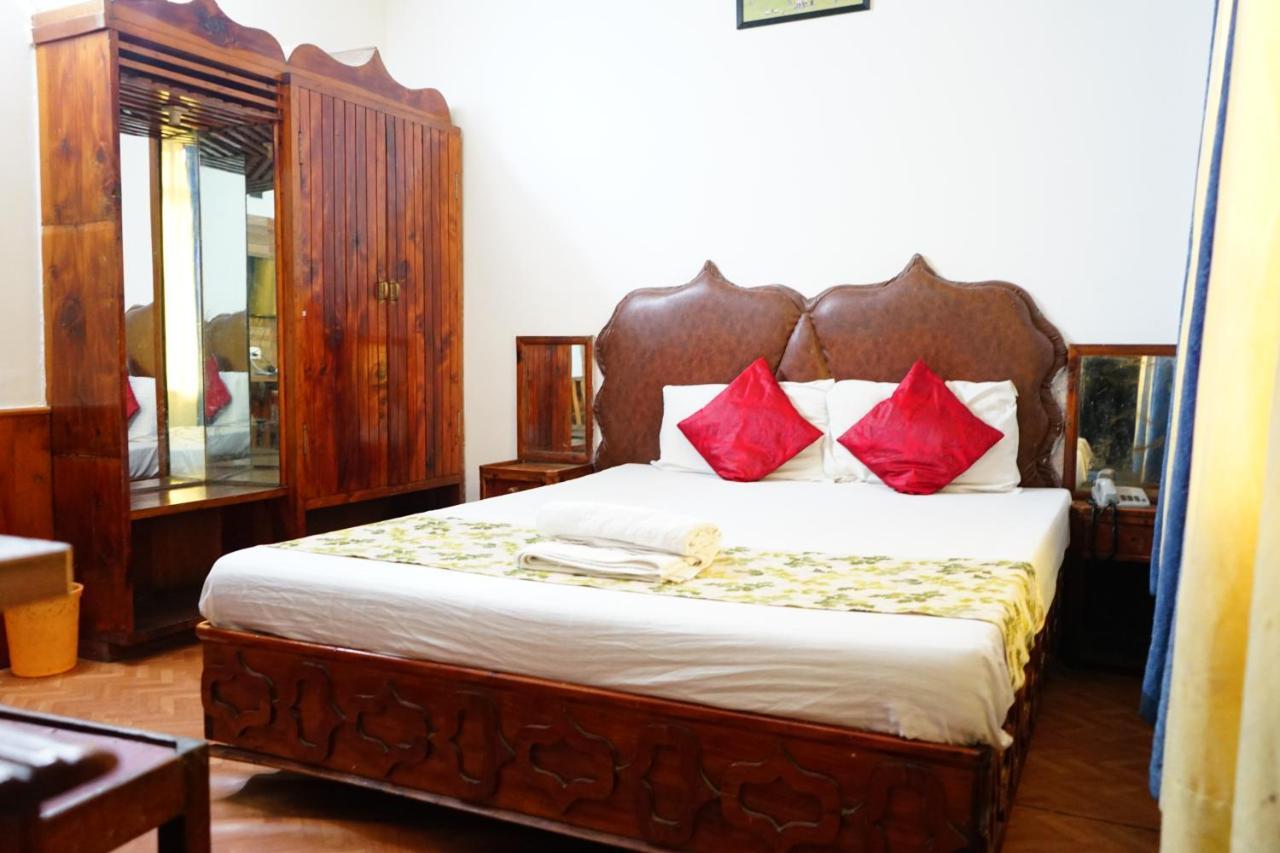 Hotel Magnolia Mallroad Manali Buitenkant foto