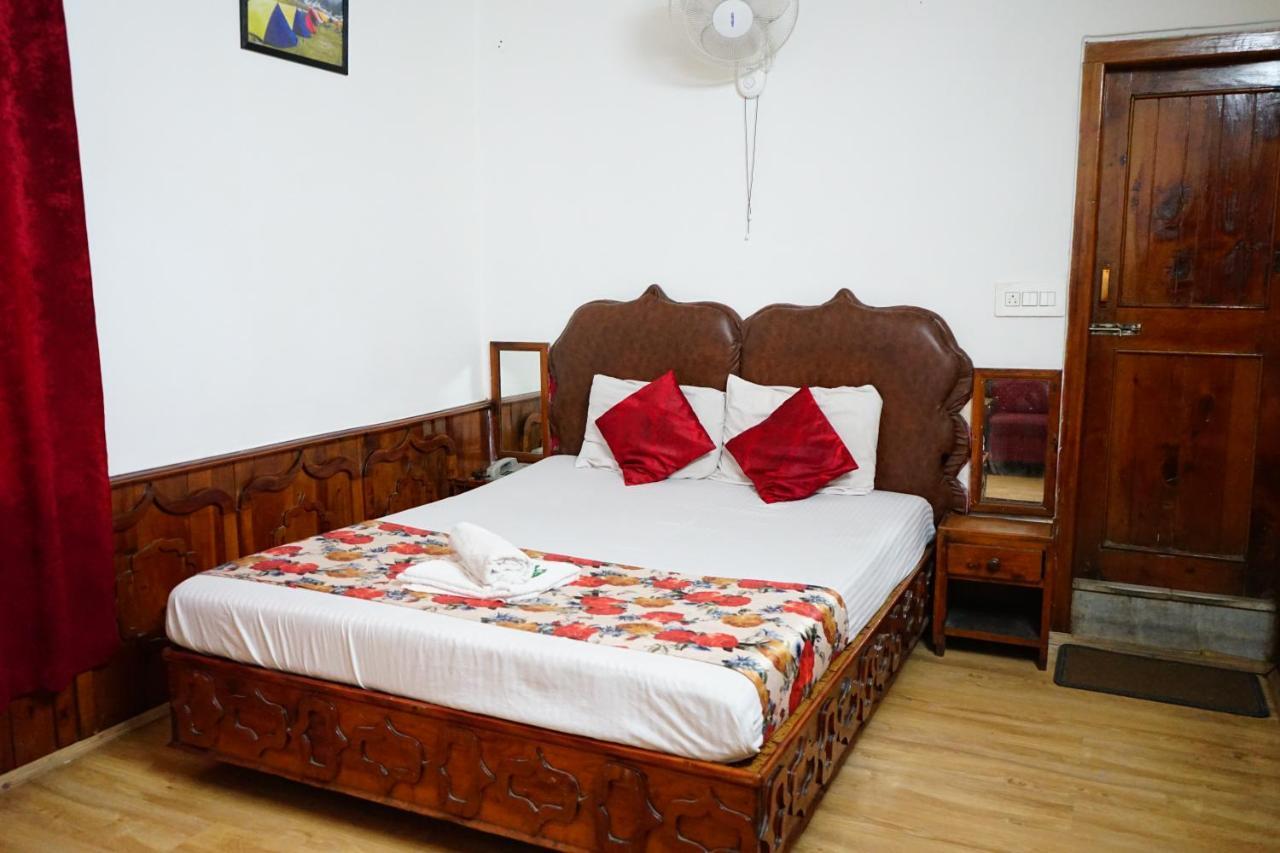 Hotel Magnolia Mallroad Manali Buitenkant foto