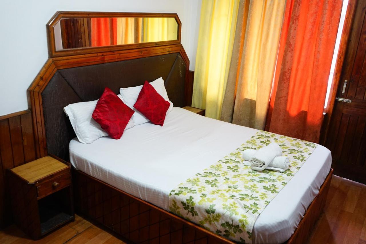 Hotel Magnolia Mallroad Manali Buitenkant foto