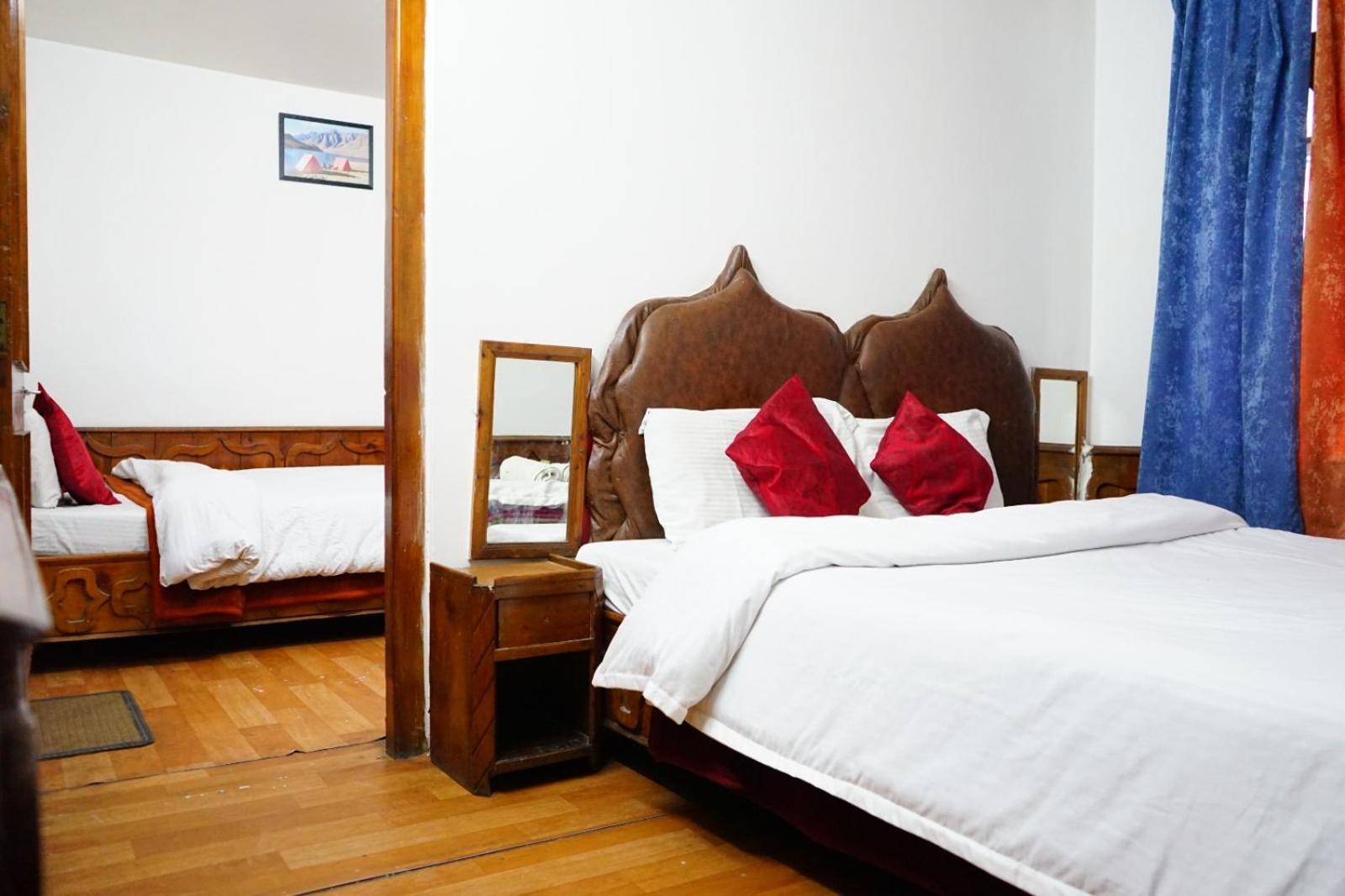 Hotel Magnolia Mallroad Manali Buitenkant foto